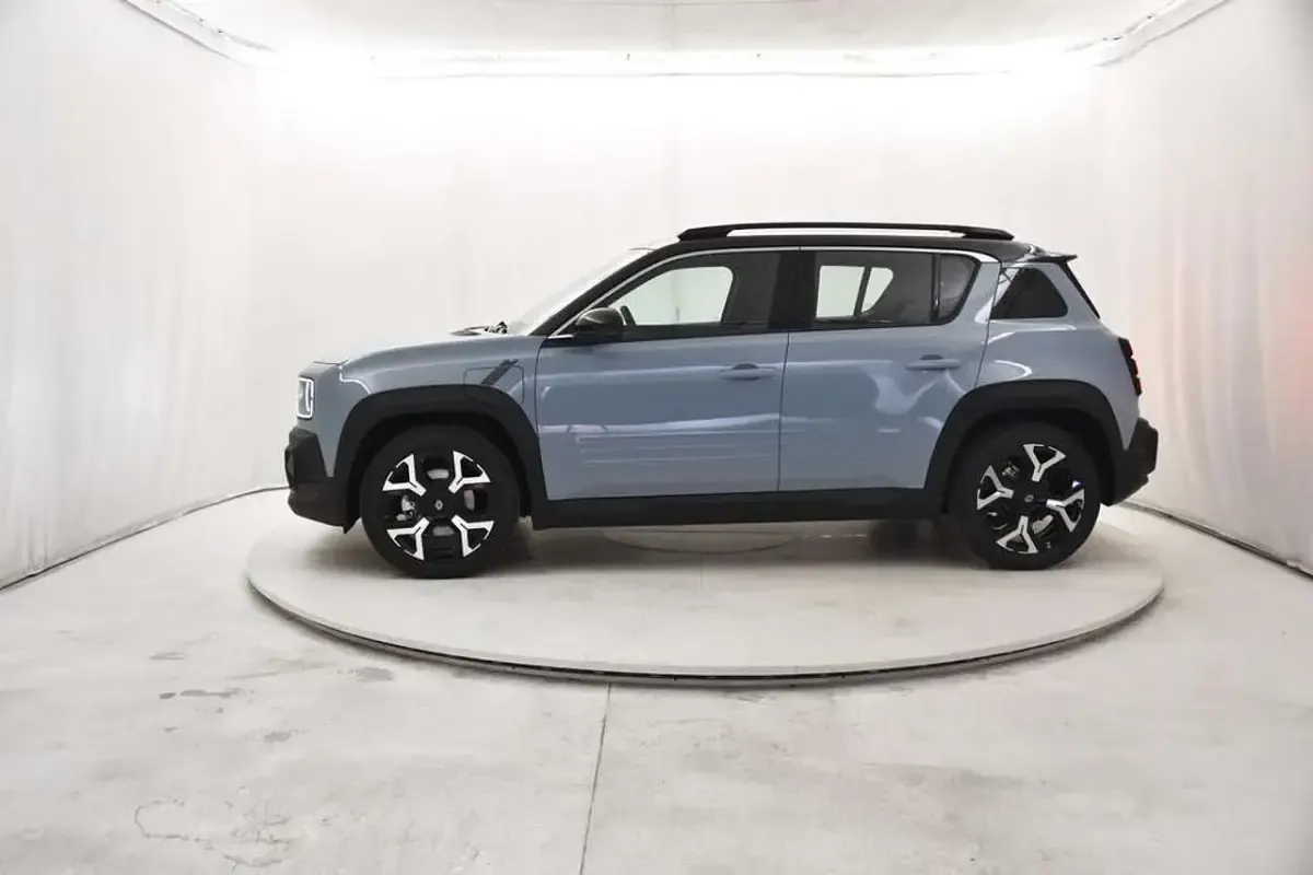 Nuova Renault 4 E-Tech Komfort 110 kW (150 CV) 2025 Blu celeste / tetto nero SUV