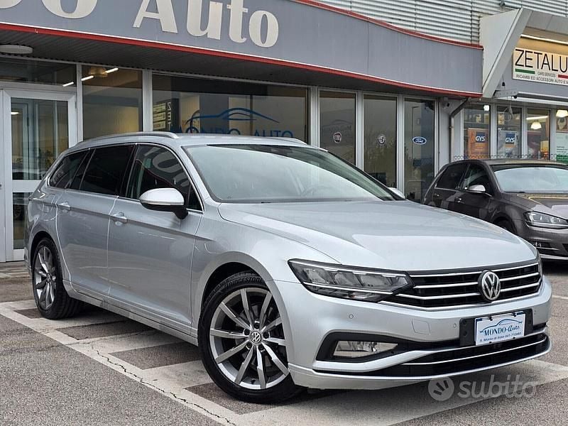 Argento Usata 2020 VW Passat Business Station wagon | 17.500 € (Buon prezzo) - Immagine 1/4