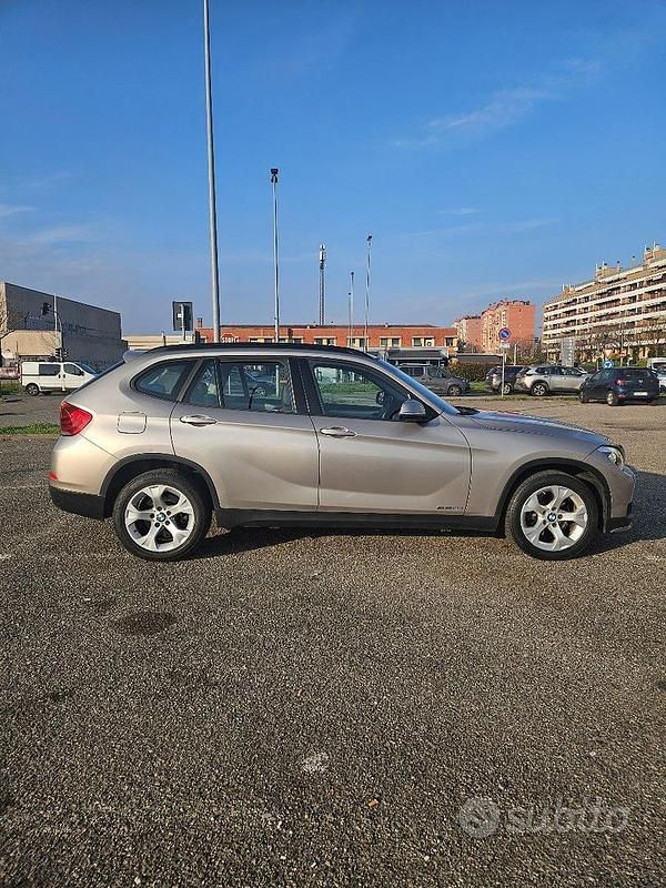 Usata BMW X1 143 CV (105 kW) 2014 Oro SUV
