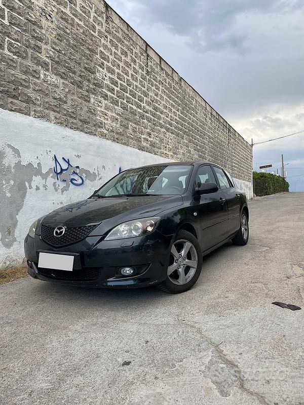 Nero Usata 2005 Mazda 3 Tre volumi | 2000 € (Buon prezzo) - Immagine 1/4