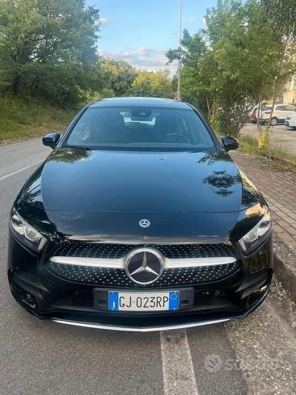 Usata Mercedes A180 Premium 136 CV (100 kW) 2019 Nero Utilitaria