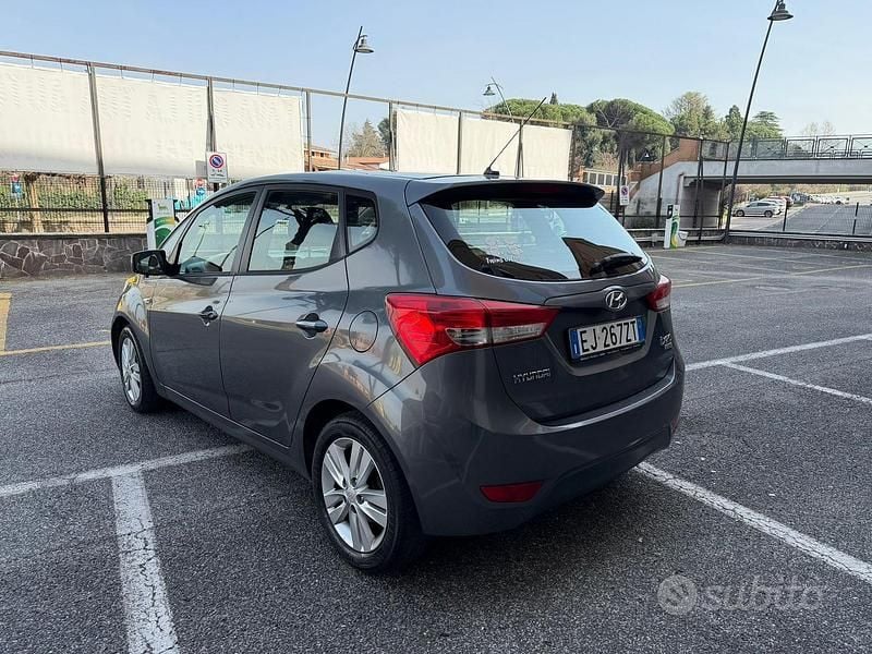 Usata Hyundai ix20 Style 90 CV (66 kW) 2012 Grigio Utilitaria