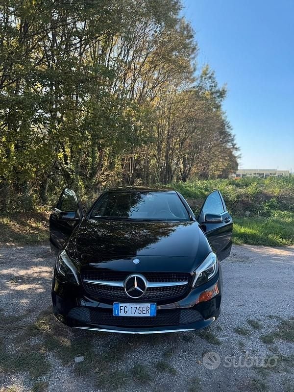 Usata Mercedes A180 95 CV (69 kW) 2017 Nero Berlina