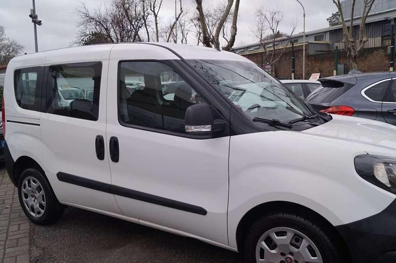 Usata Fiat Doblò 95 CV (69 kW) 2019 Bianco Monovolume