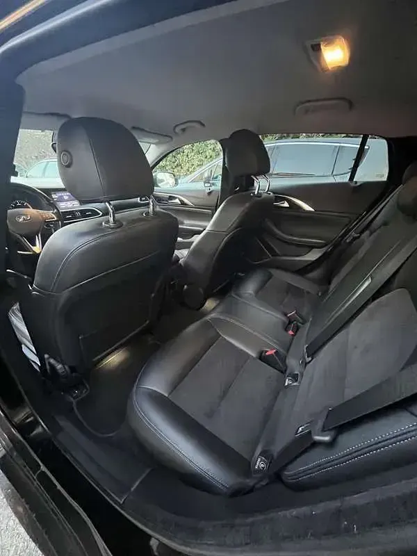 Usata Infiniti Q30 Business Executive 109 CV (80 kW) 2018 Berlina