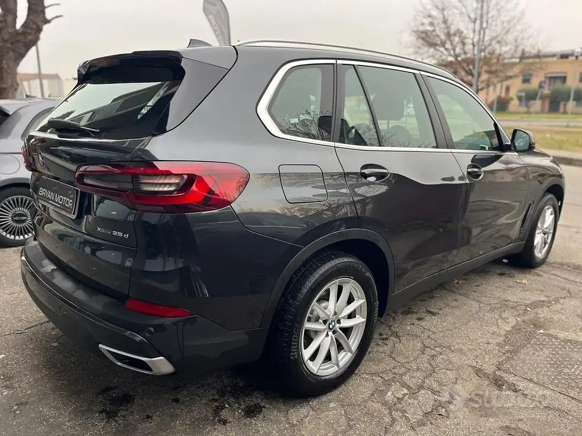 Usata BMW X5 231 CV (169 kW) 2022 Grigio SUV
