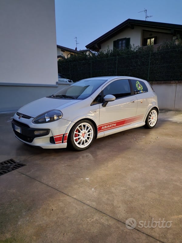 Usato 2011 Abarth Punto Evo 1.4 Benzin (12.000 €)