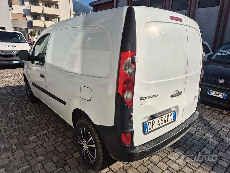 Usata Renault Kangoo 85 CV (62 kW) 2008 Bianco Monovolume