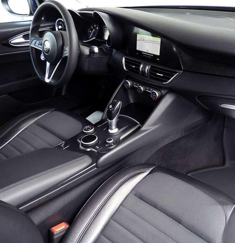 Usata Alfa Romeo Giulia 150 CV (110 kW) 2017 Nero Berlina