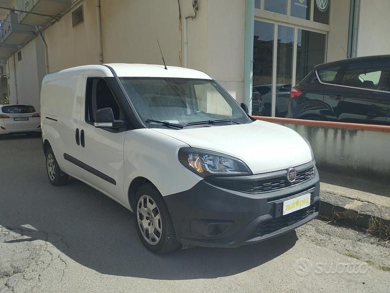 Usata Fiat Doblò 105 CV (77 kW) 2019 Bianco Monovolume