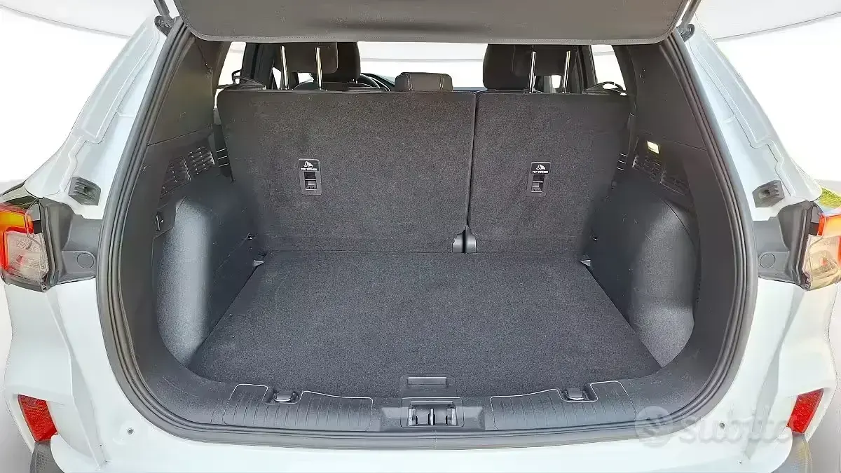 Usata Ford Kuga Business Edition 120 CV (88 kW) 2022 Bianco ghiaccio SUV