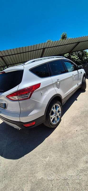 Usata Ford Kuga 150 CV (110 kW) 2015 Bianco SUV