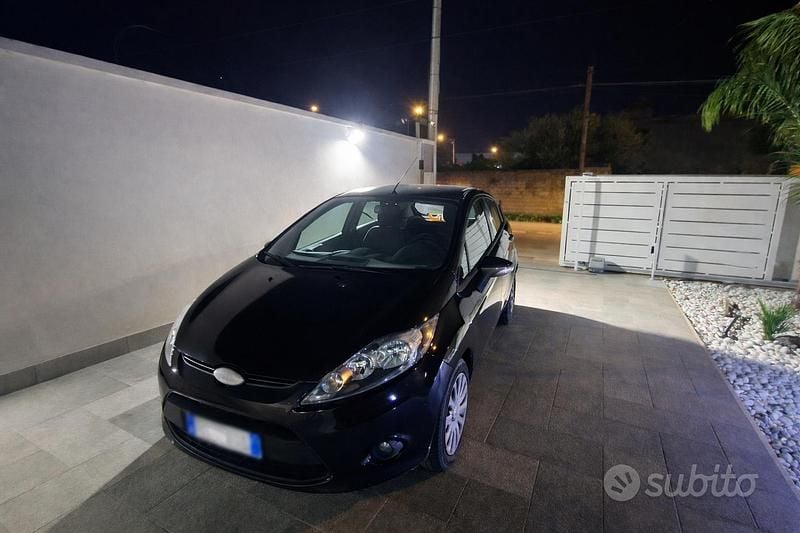 Usata Ford Fiesta 96 CV (70 kW) 2010 Berlina