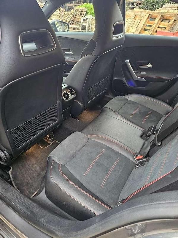 Usata Mercedes A180 Premium 116 CV (85 kW) 2019 Grigio Berlina