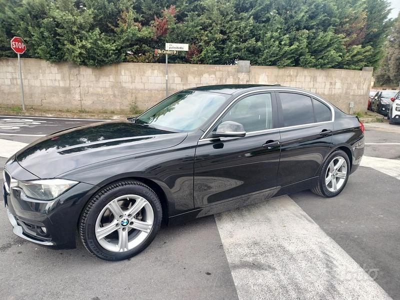 Usata BMW 318 Luxury Line 149 CV (109 kW) 2016 Nero Berlina
