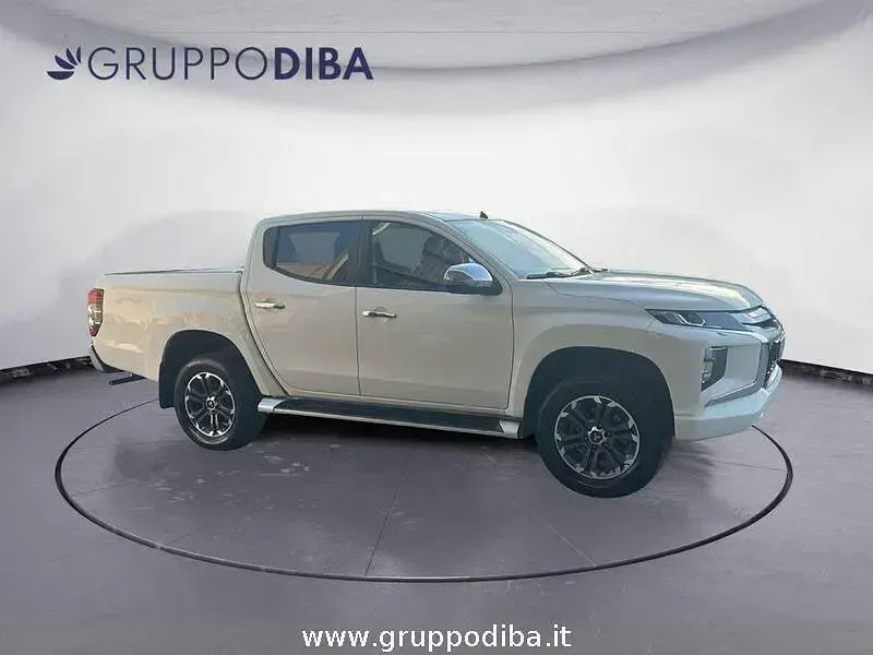 Usata Mitsubishi L200 Invite 150 CV (110 kW) 2020 Bianco Pick-up