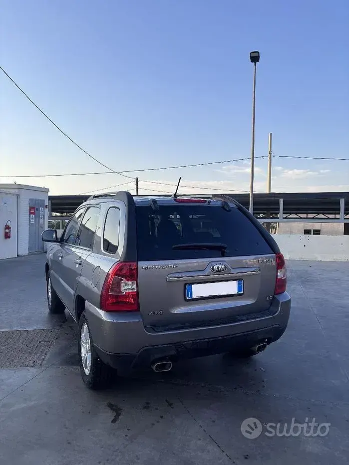 Usata Kia Sportage 141 CV (103 kW) 2009 Grigio SUV