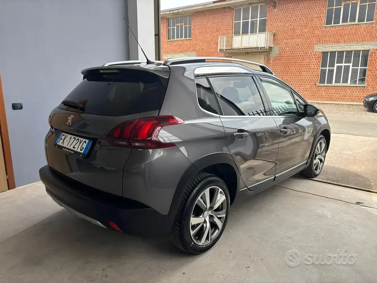 Usata Peugeot 2008 GT-line 99 CV (72 kW) 2017 Grigio SUV