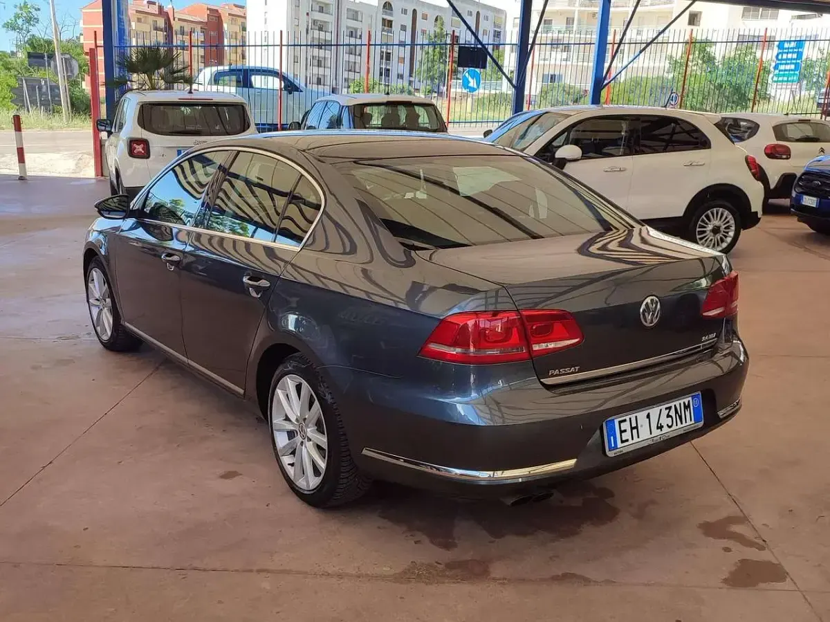 Usata VW Passat Highline 140 CV (102 kW) 2011 Nero Berlina