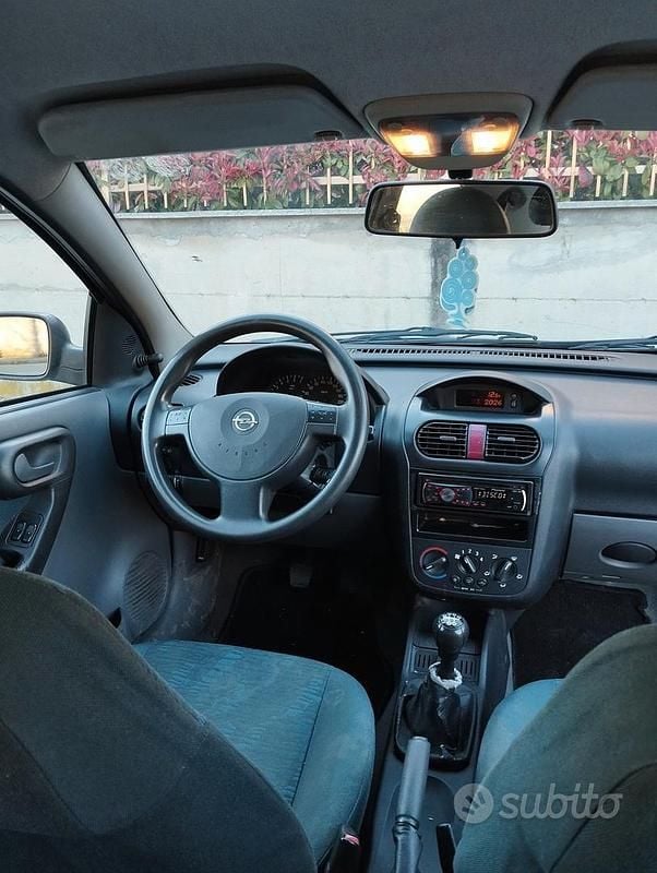 Usata Opel Corsa 54 CV (39 kW) 2001 Verde Utilitaria