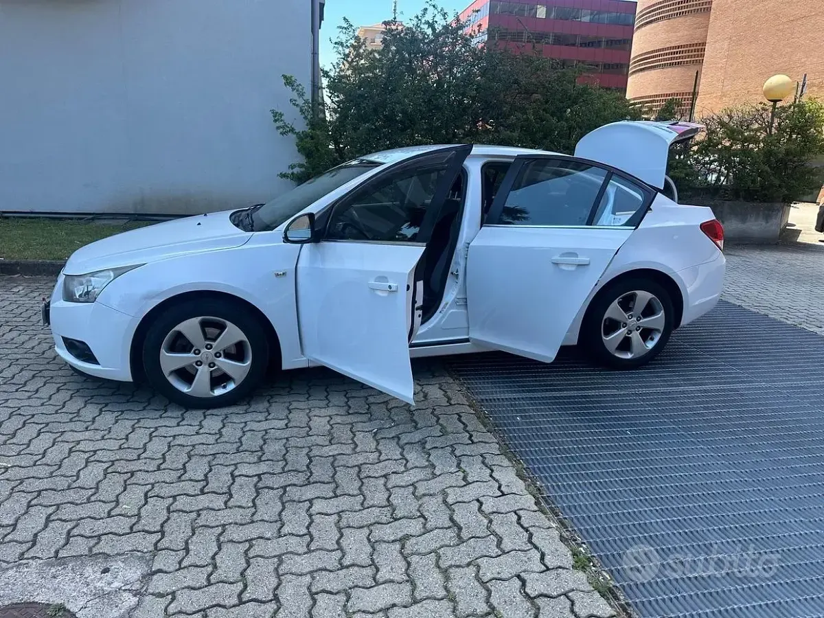 Usata Chevrolet Cruze LT 163 CV (119 kW) 2011 Bianco Berlina