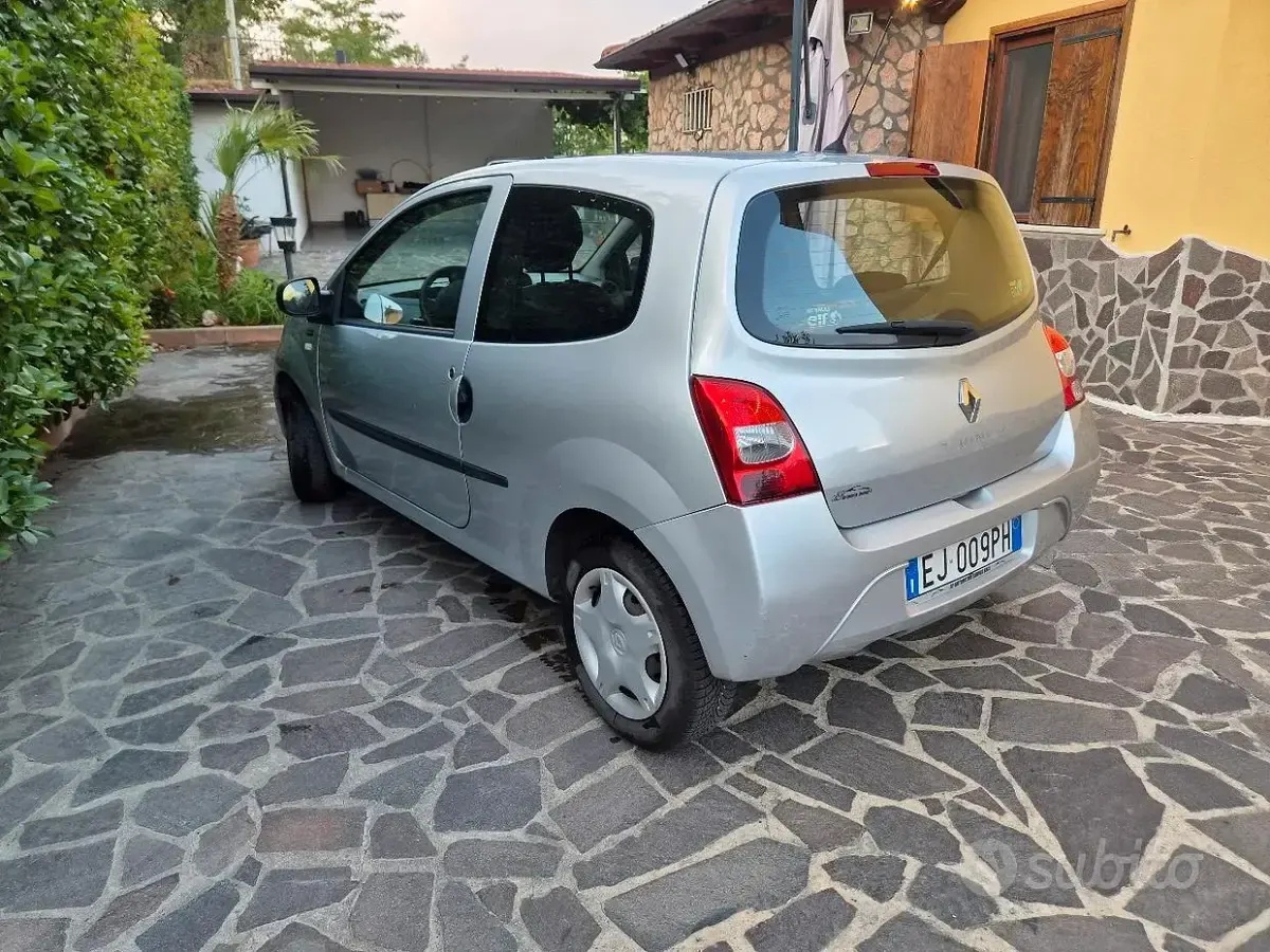 Usata Renault Twingo 75 CV (55 kW) 2011 Grigio Utilitaria