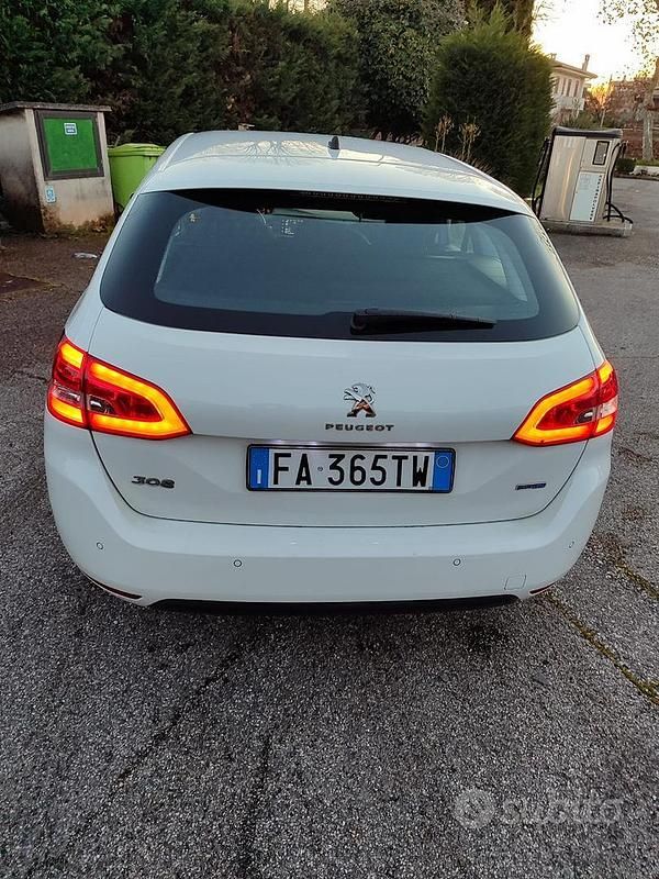 Usata Peugeot 308 SW 150 CV (110 kW) 2015 Bianco Station wagon