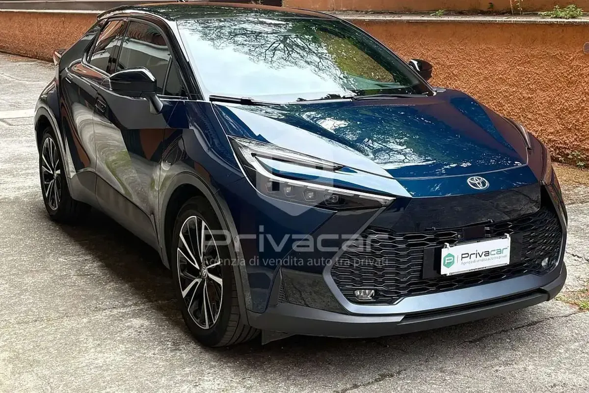 Usata Toyota C-HR Lounge 98 CV (72 kW) 2024 Blu SUV