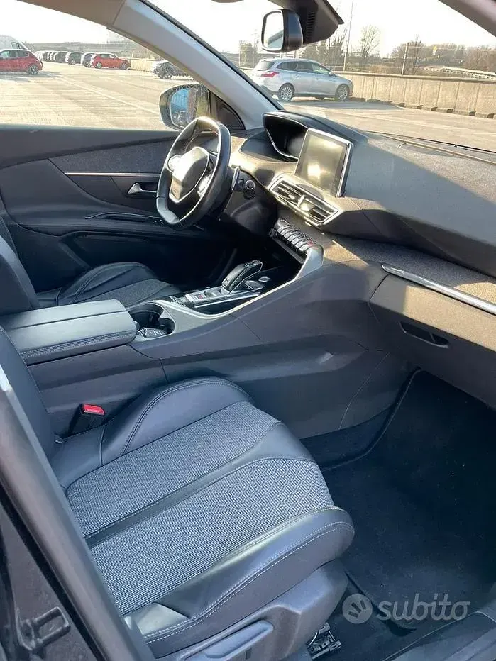 Usata Peugeot 3008 Allure 130 CV (95 kW) 2018 Nero SUV