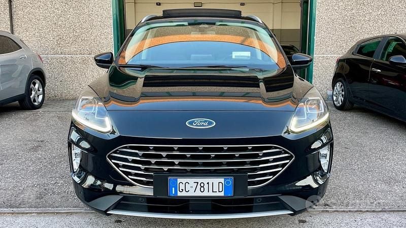 Usata Ford Kuga Titanium 120 CV (88 kW) 2020 Nero SUV