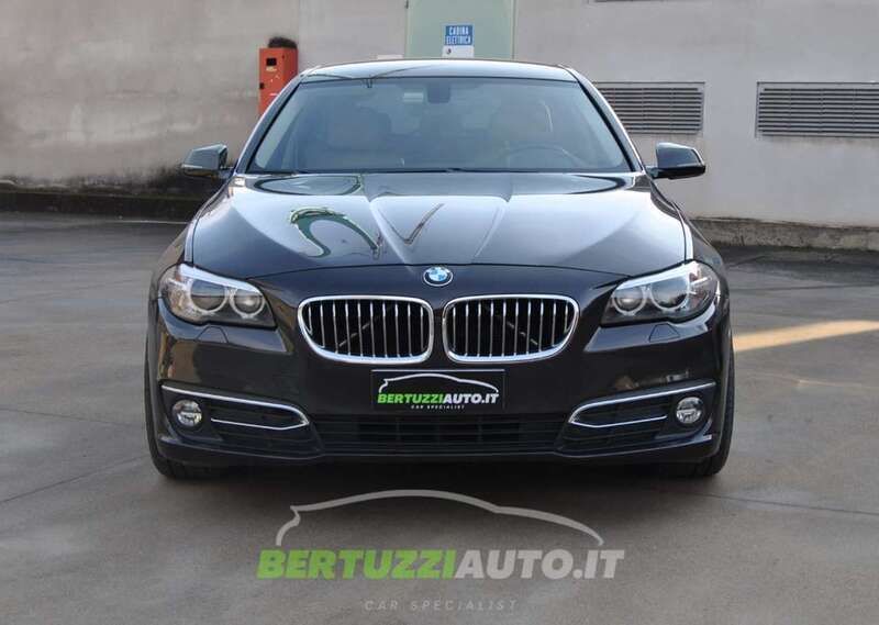 Usata BMW 520 Luxury Line 190 CV (139 kW) 2015 Bronzo Station wagon