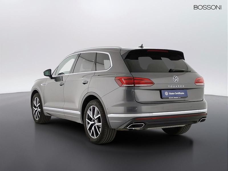 Usata VW Touareg Elegance 231 CV (169 kW) 2023 Grigio SUV