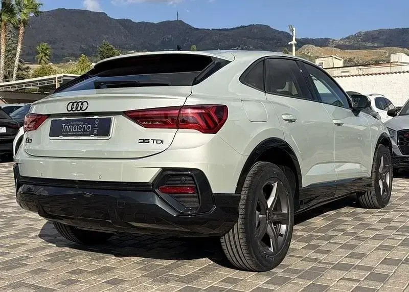 Usata Audi Q3 Business Plus 150 CV (110 kW) 2022 Argento SUV