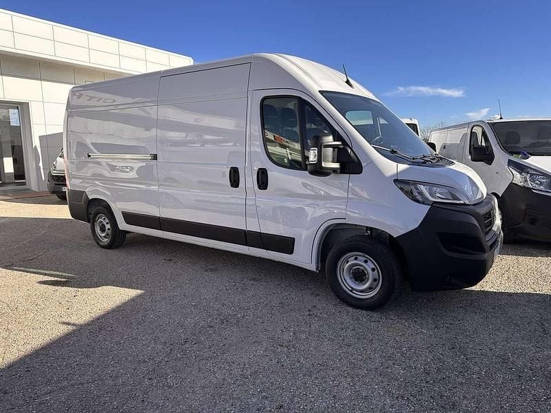 Usata Fiat Ducato 140 CV (102 kW) 2023 Bianco Furgone