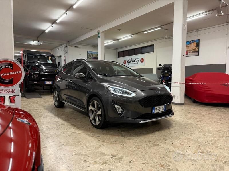 Usata Ford Fiesta Active 86 CV (63 kW) 2018 Grigio Utilitaria