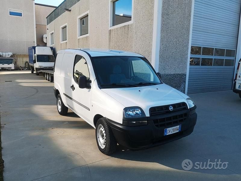 Usata Fiat Doblò 104 CV (76 kW) 2005 Bianco Monovolume
