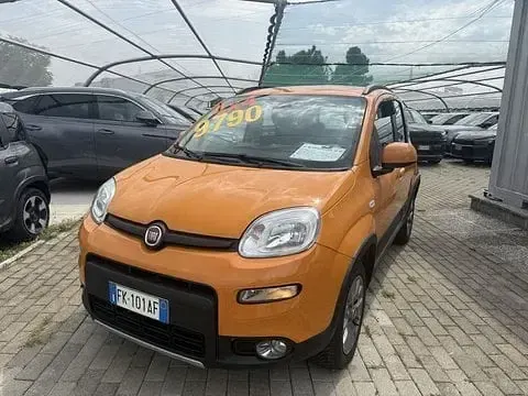 Usata Fiat Panda 4x4 S 84 CV (61 kW) 2017 Arancione Utilitaria