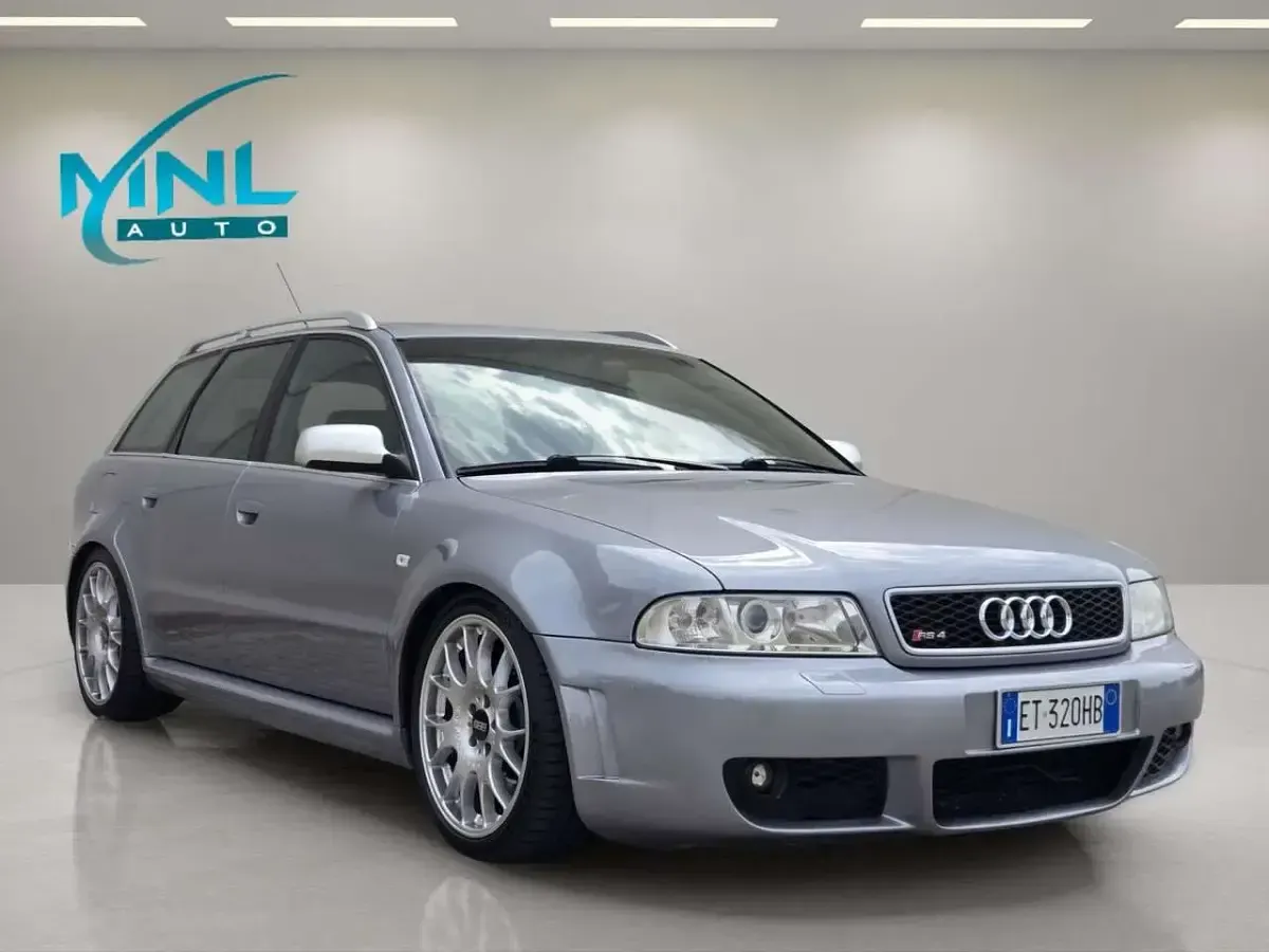 Usata Audi RS4 381 CV (280 kW) 2002 Gray Station wagon