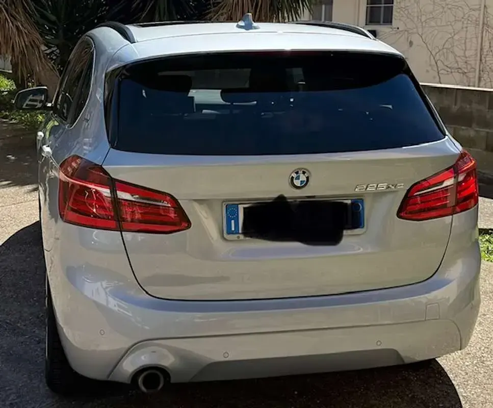 Usata BMW 225 Active Tourer iPerformance 136 CV (100 kW) 2019 Argento Monovolume