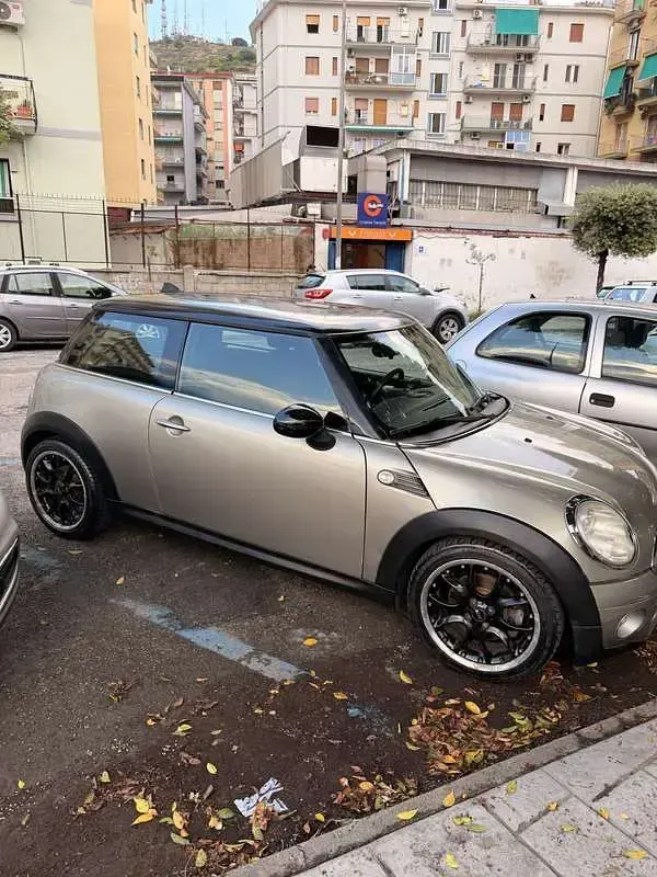 Usata Mini Cooper D 109 CV (80 kW) 2009 Utilitaria