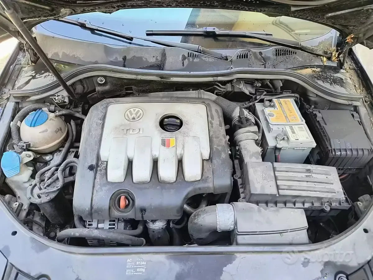Usata VW Passat 116 CV (85 kW) 2005 Nero Station wagon