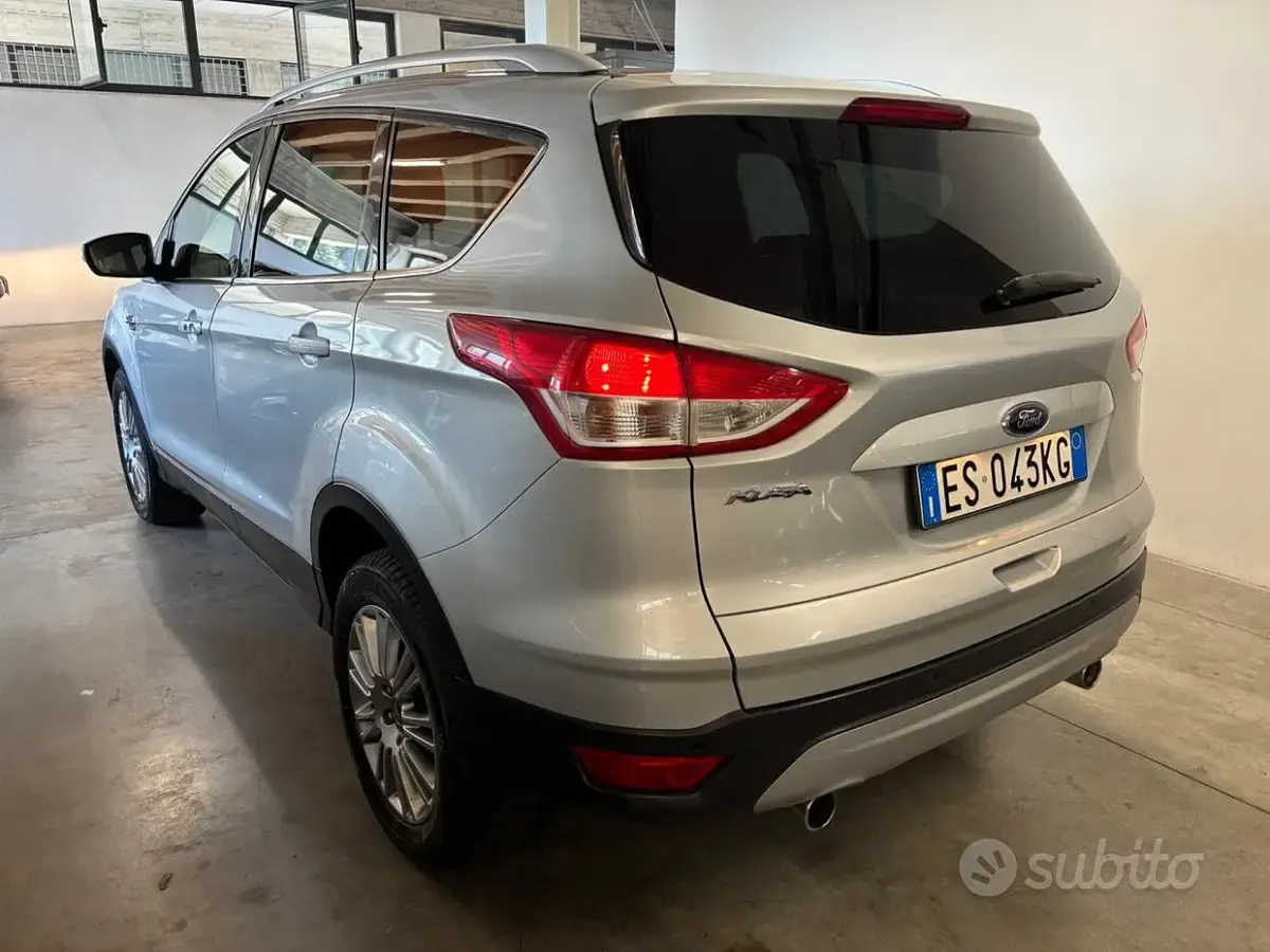 Usata Ford Kuga Titanium 140 CV (102 kW) 2013 Grigio SUV