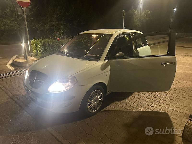 Usata Lancia Ypsilon 69 CV (50 kW) 2006 Utilitaria