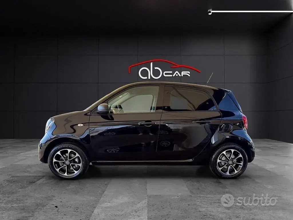 Usata Smart ForFour Passion 71 CV (52 kW) 2019 Bodypanels in black Utilitaria