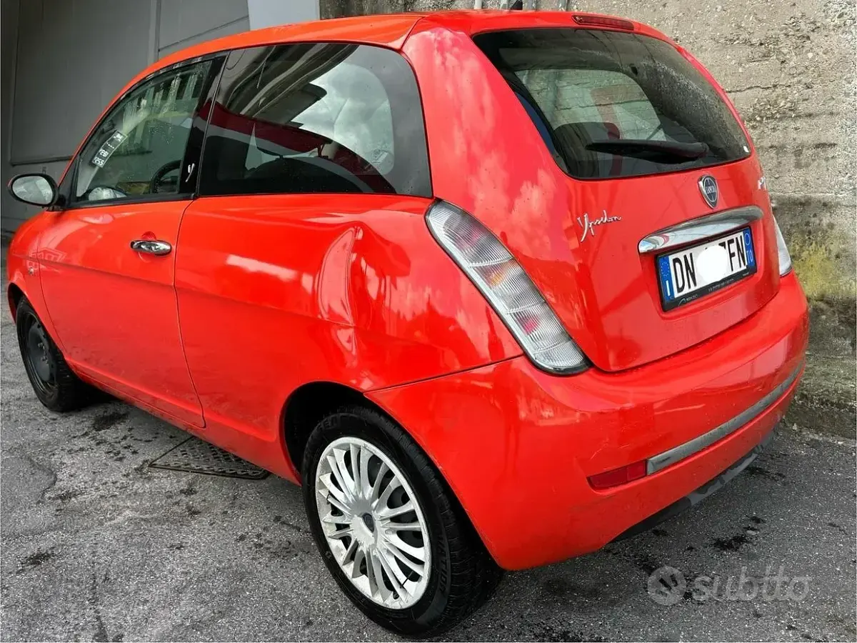 Usata Lancia Ypsilon 75 CV (55 kW) 2007 Arancione Utilitaria