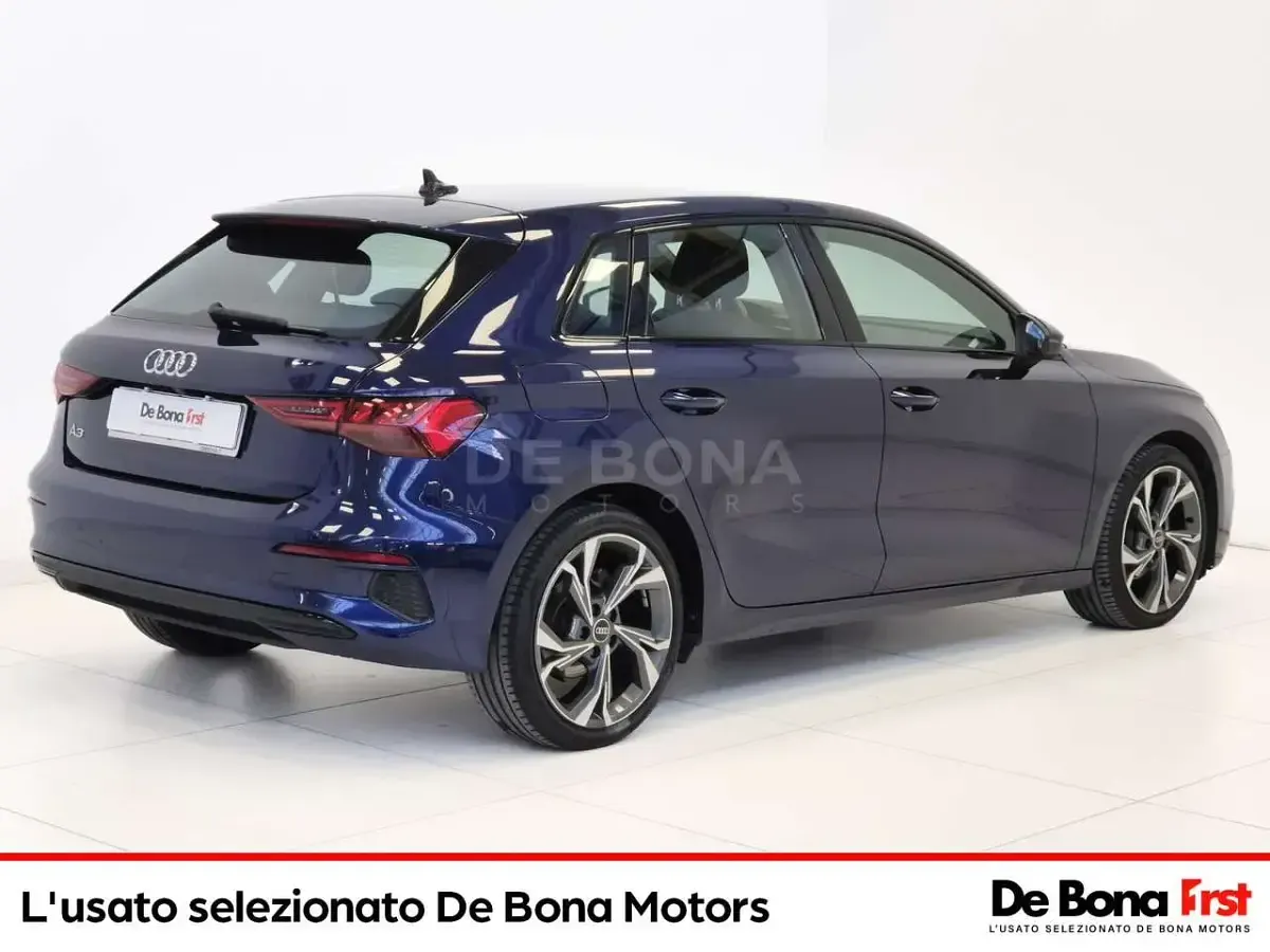 Usata Audi A3 Advanced 116 CV (85 kW) 2022 Blu navarra met. Berlina