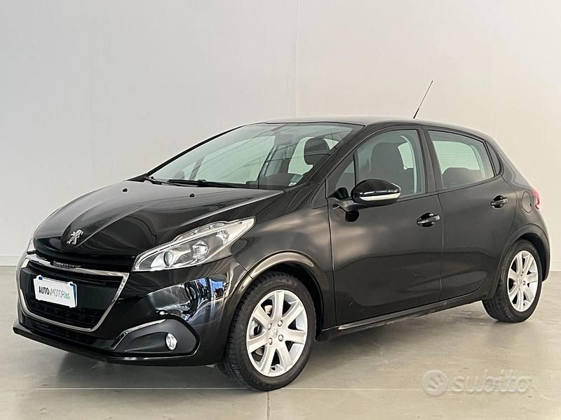 Usata Peugeot 208 Allure 82 CV (60 kW) 2017 Blu Utilitaria