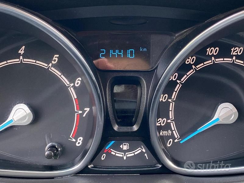 Usata Ford Fiesta Titanium 95 CV (69 kW) 2015 Bianco Berlina