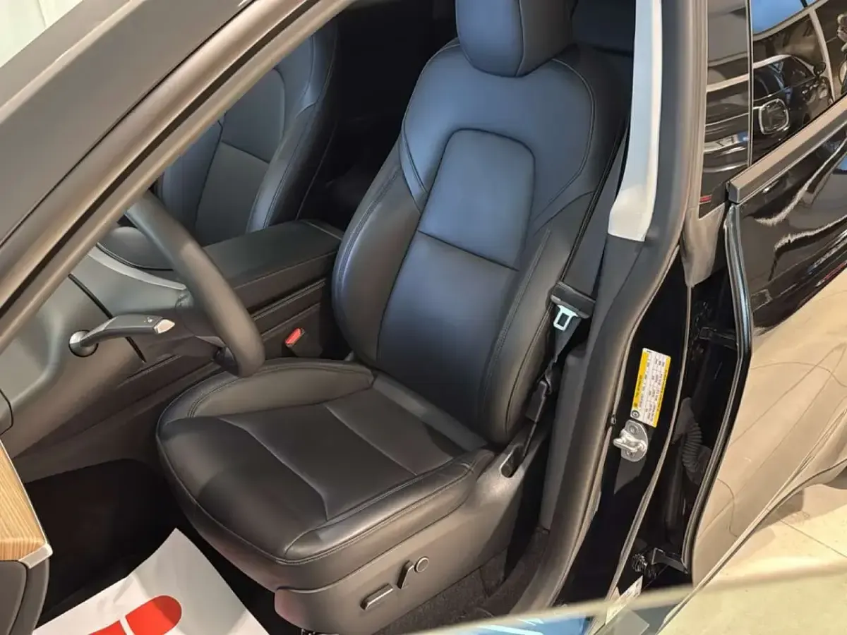 Usata Tesla Model Y Standard Range 125 kW (170 CV) 2024 Nero SUV