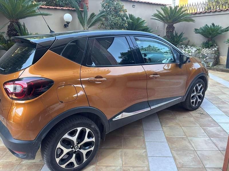 Usata Renault Captur Intens 110 CV (80 kW) 2017 Arancione SUV